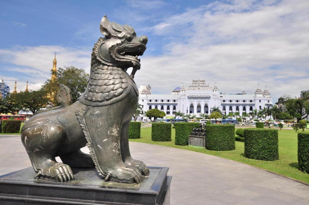 Family Treasure Yangon Hotel Exterior photo