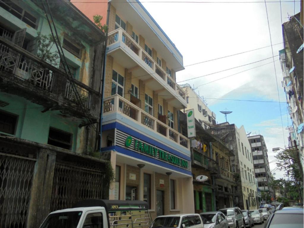 Family Treasure Yangon Hotel Exterior photo