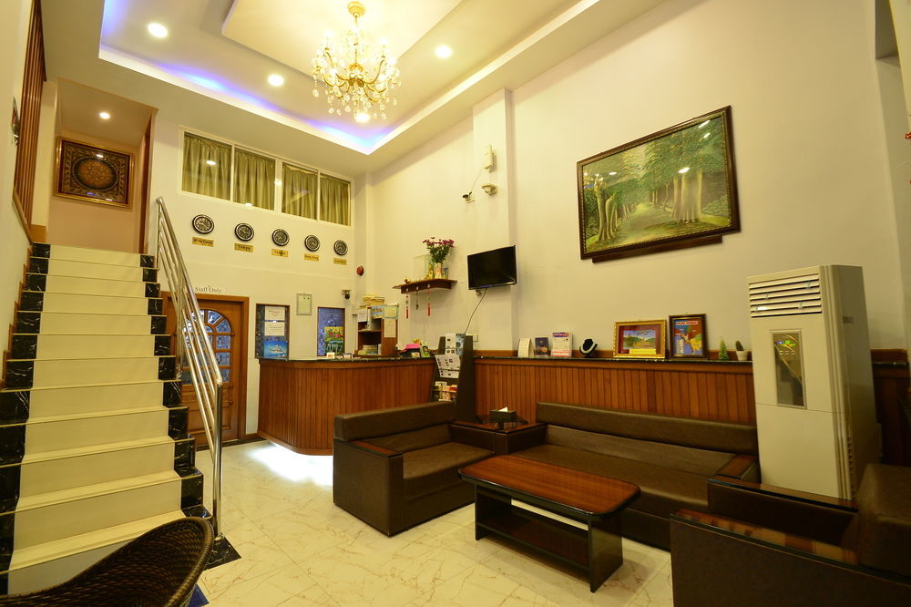Family Treasure Yangon Hotel Exterior photo