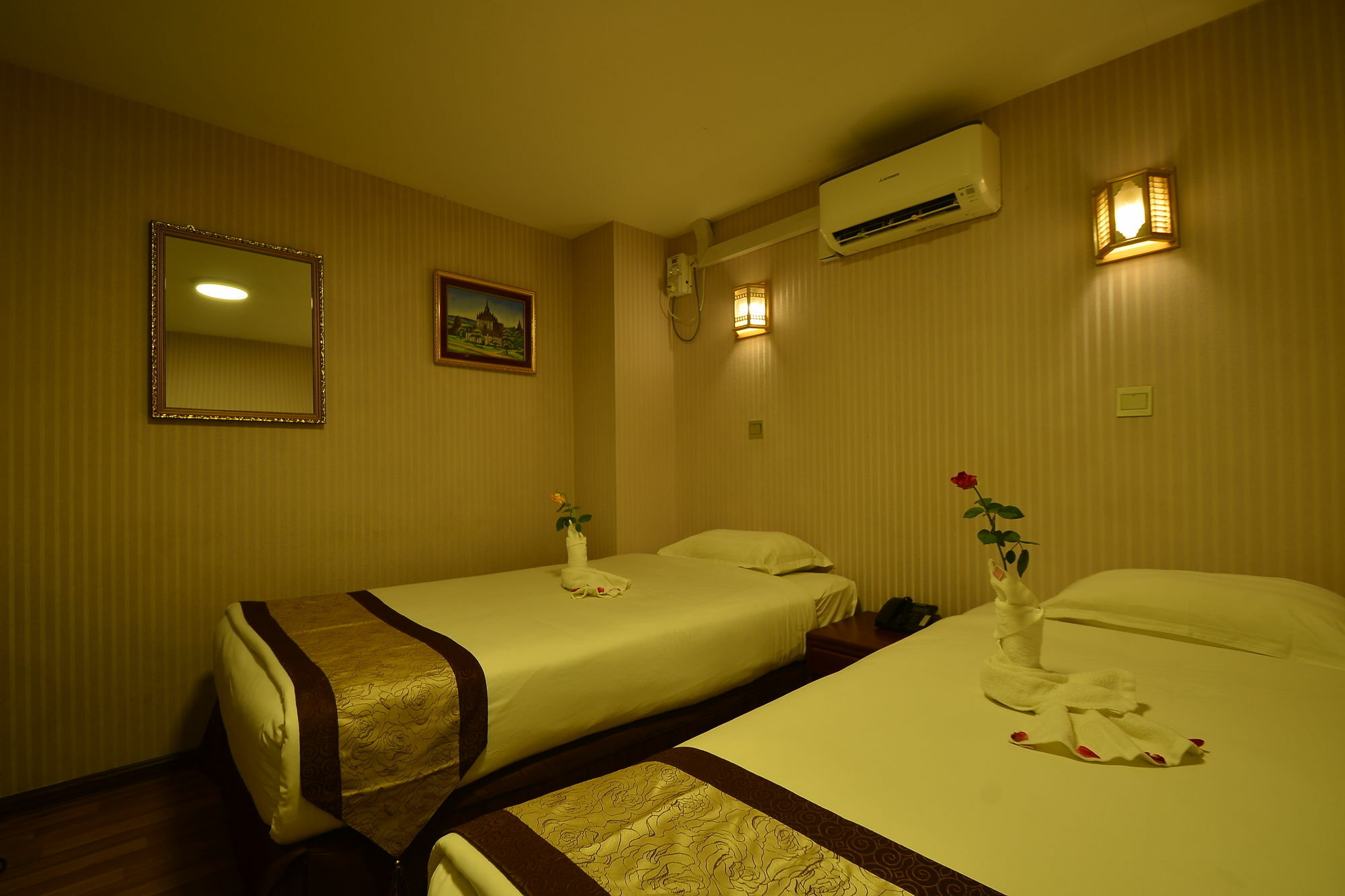 Family Treasure Yangon Hotel Exterior photo
