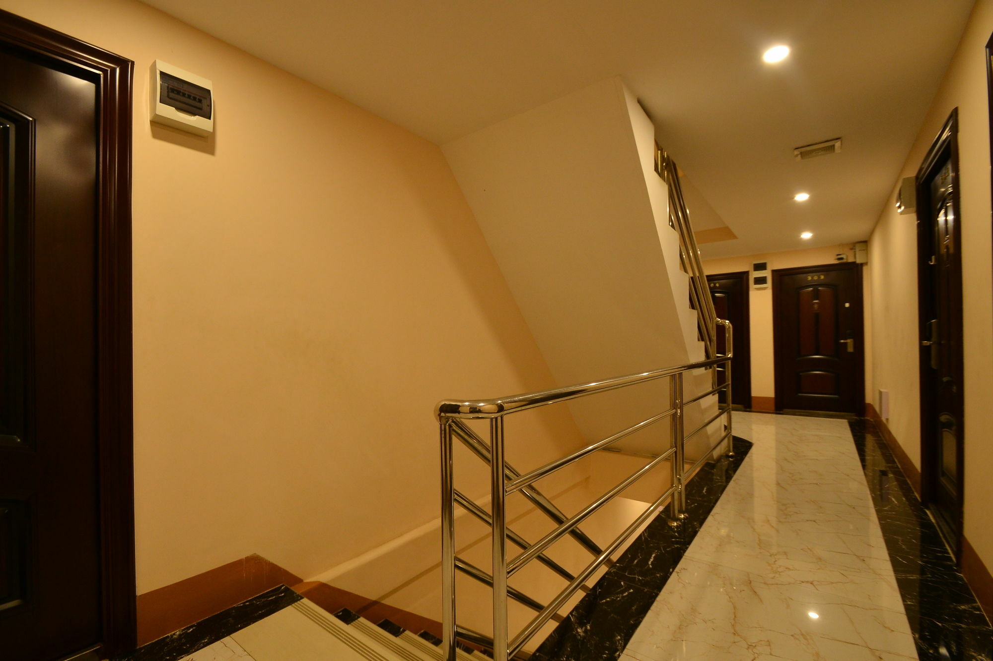 Family Treasure Yangon Hotel Exterior photo