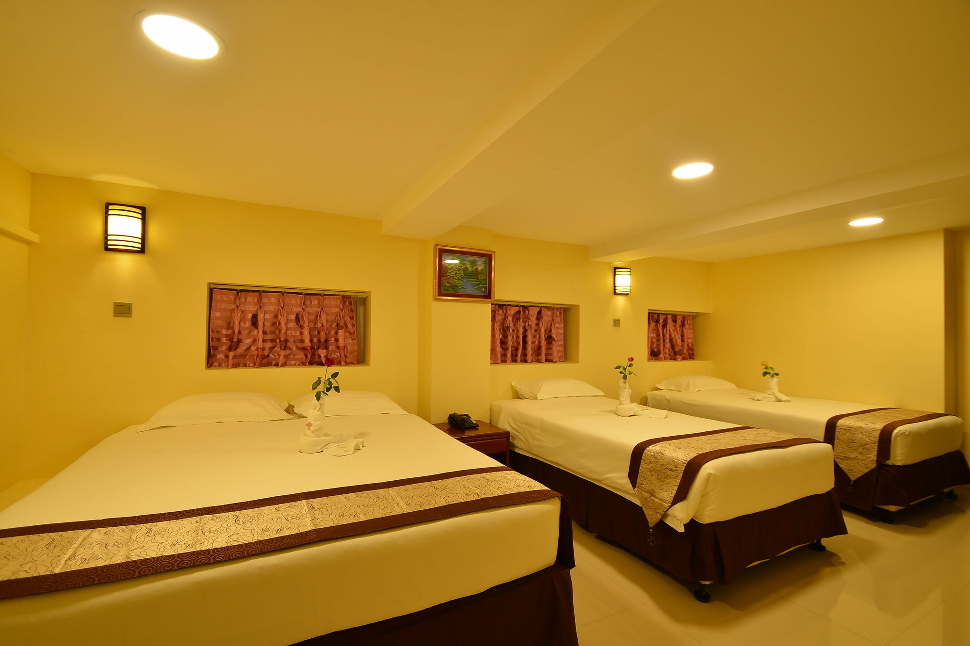 Family Treasure Yangon Hotel Exterior photo