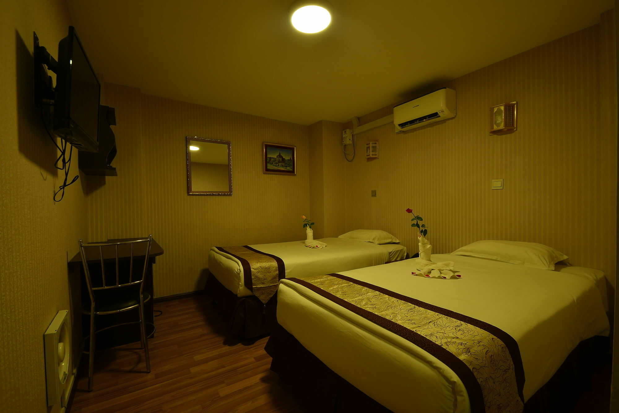 Family Treasure Yangon Hotel Exterior photo